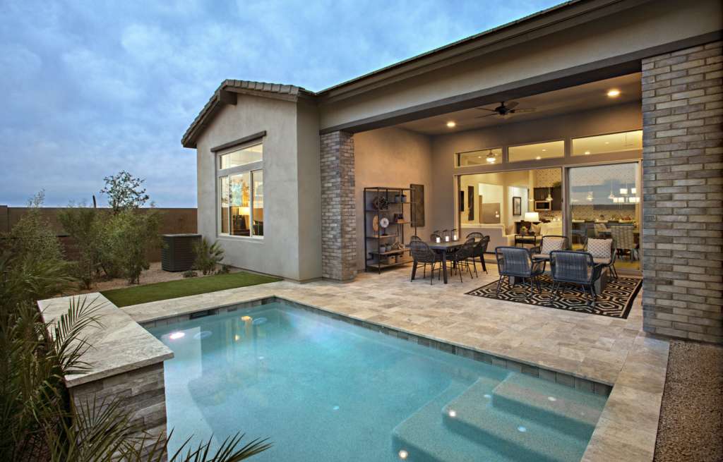 ɫɫ New Construction Homes in Arizona - Backyard Pool